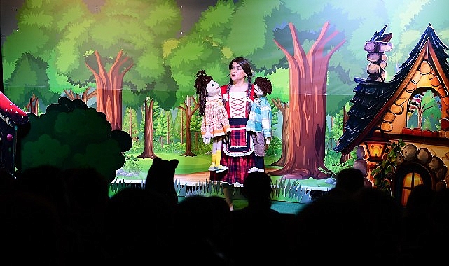 Hansel ve Gretel: Çocuklarla Buluşan Sahne Büyüsü