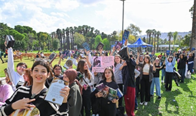 İzmir Kitap Fuarı İZKİTAP 7. İzmir Kitap Fuarı – 17-26 Nisan 2026 Kültürpark