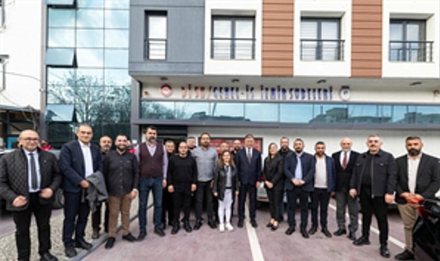 İzmir’de Dayanışma Ziyareti: Tugay’dan DİSK Ege Temsilciliği’ne Destek Mesajı