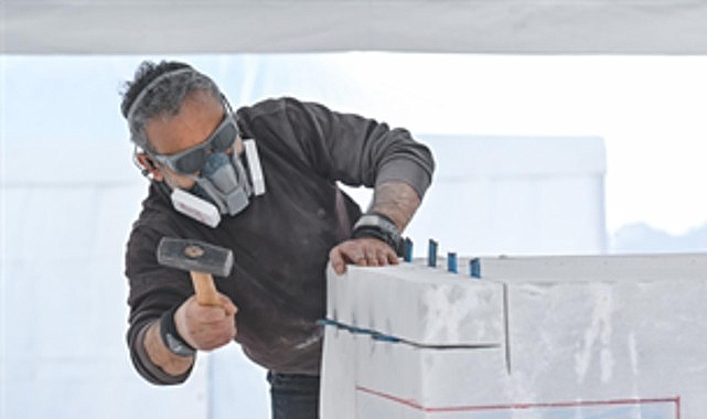 Marble İzmir Heykel Çalıştayı ile Kentle Buluşan Mermerler