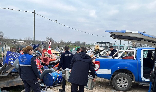 Nilüfer Belediyesi Zabıta Ekipleri Cadde ve Kaldırımlarda Engelleri Ortadan Kaldırdı