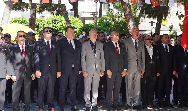 Seferihisar’da 19 Mayıs Coşkusu: Atatürk Anıtı’ndan Sığacık’a Kutlama