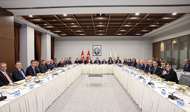 Tahir Büyükakın’dan Yerel Yönetim Vizyonu ve Ramazan Değerlendirmesi