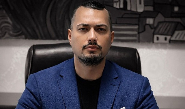 Atakan Taşur: Uluslararası Vizyonla Türk İş Dünyasında Öncü Bir İletişim Mimarı