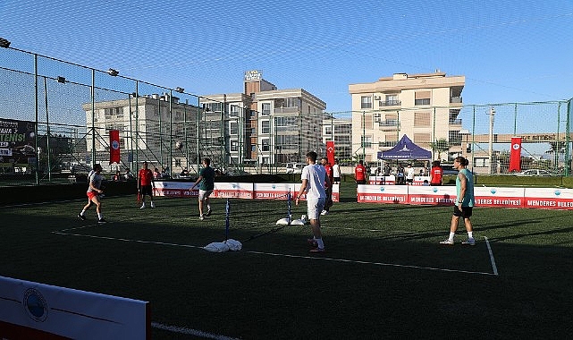 Ayak Tenisi Turnuvası Şampiyonu Şimşekler ve Final Heyecanı