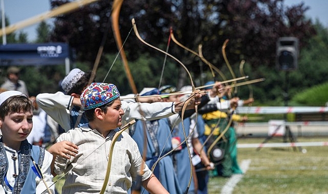 Bursa’nın Fethinin 700. Yılına Özel Türk Sporları Festivali Kritiği ve Geleneksel Okçuluk Heyecanı