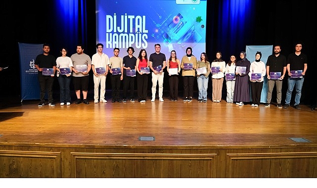 Dijital Kampüs Eğitim Programlarıyla Gençlere Sertifika Gururu