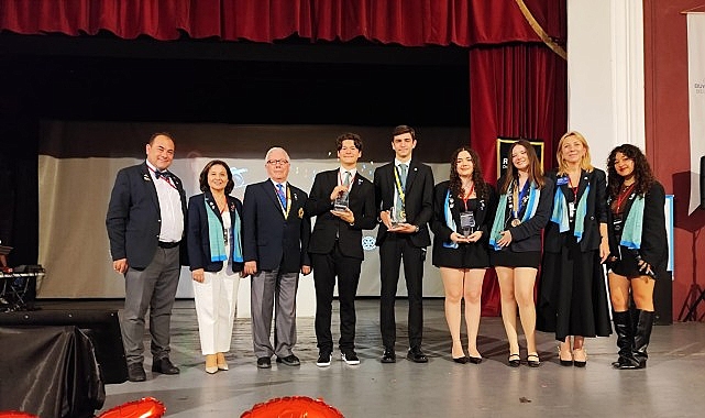 Interact Bölge 2440 Dönem Sonu Konferansı: Gençlik Liderliğinin Sesi İzmir’de Parladı
