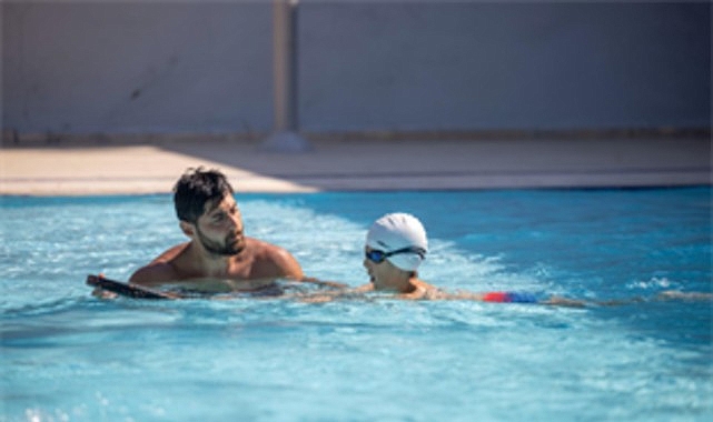 İzmir Büyükşehir’in Yaz Spor Okullarıyla Gençler ve Yetişkinler İçin Ücretsiz Eğitimler Başlıyor