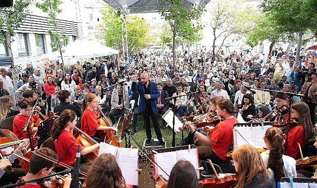 Kadıköy Kitap Günleri: Lezzetli Bir Kültür Buluşmasıyla Yeniden Okurla Buluşma