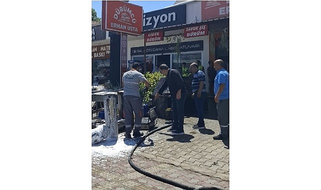 Kemer’de İş Yerindeki Yangın Belediye Ekiplerinin Hızlı Müdahalesiyle Söndürüldü