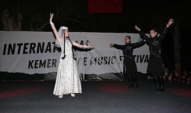 Kemer’de Uluslararası Dans ve Müzik Festivali Coşkusu Sahnelerde Buluştu