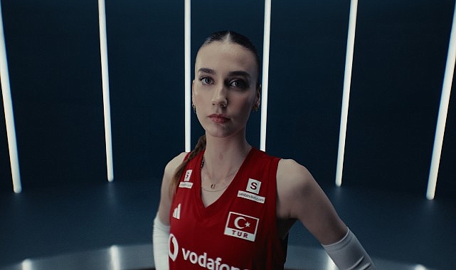 Mercedes-Benz, Yıldızlarla Değişen Oyun: Filenin Sultanları İçin Yeni Reklam