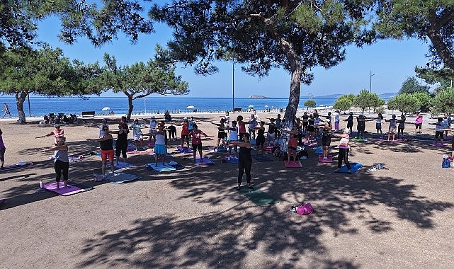 Özdere Gençlik Parkı’nda Yaz Boyu Deniz Manzaralı Pilates Dersleri