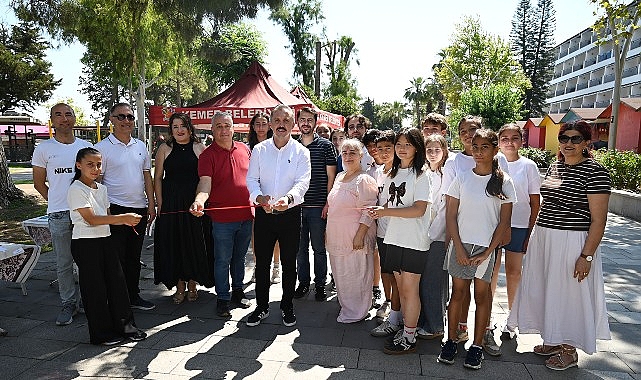 Punch Sergisiyle Kumaş Üzerinde İğne ve İplikle Sanat Yolculuğu