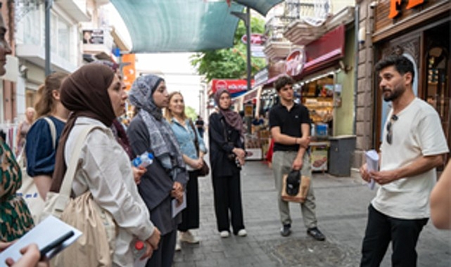 Tarık Dursun K. İzmir: Edebiyatla Şehrin Hafızasını Yürüyoruz