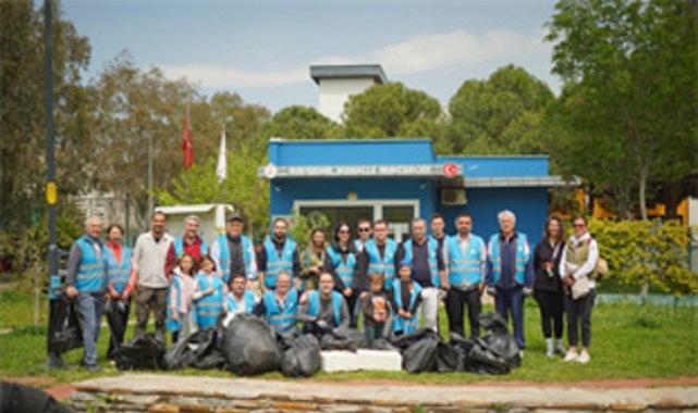 Temiz Park: İzmir’de Gönüllülerle Doğa Sevgisi ve Hijyen Desteği