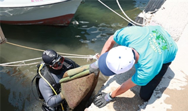 Yeni Foça’da Deniz Temizliği ve Atık Sergisiyle Çevre Farkındalığı