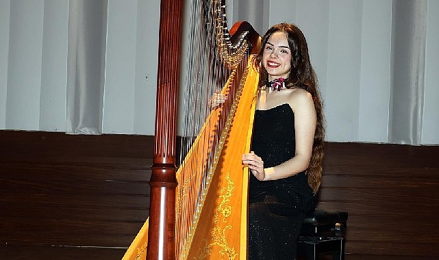Zeynep Duru Güleç’in Solo arp resitali Ahmed Adnan Saygun’da büyüledi