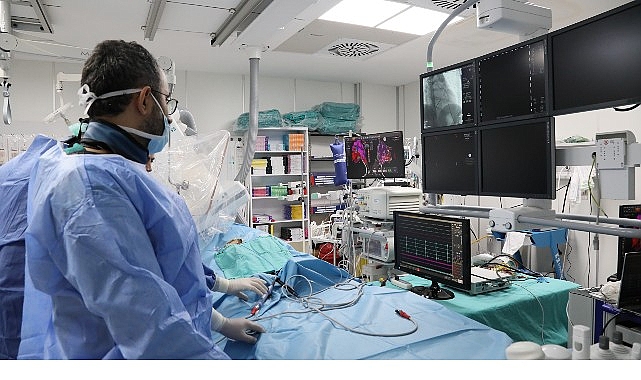 3D Elektroanatomik Haritalama ile Kardiyoloji Kliniklerinde Yeni Bir Dönem: İzmir Bakırçay Üniversitesi Hastanesinde Uygulama Başarıyla Hayata Geçirildi