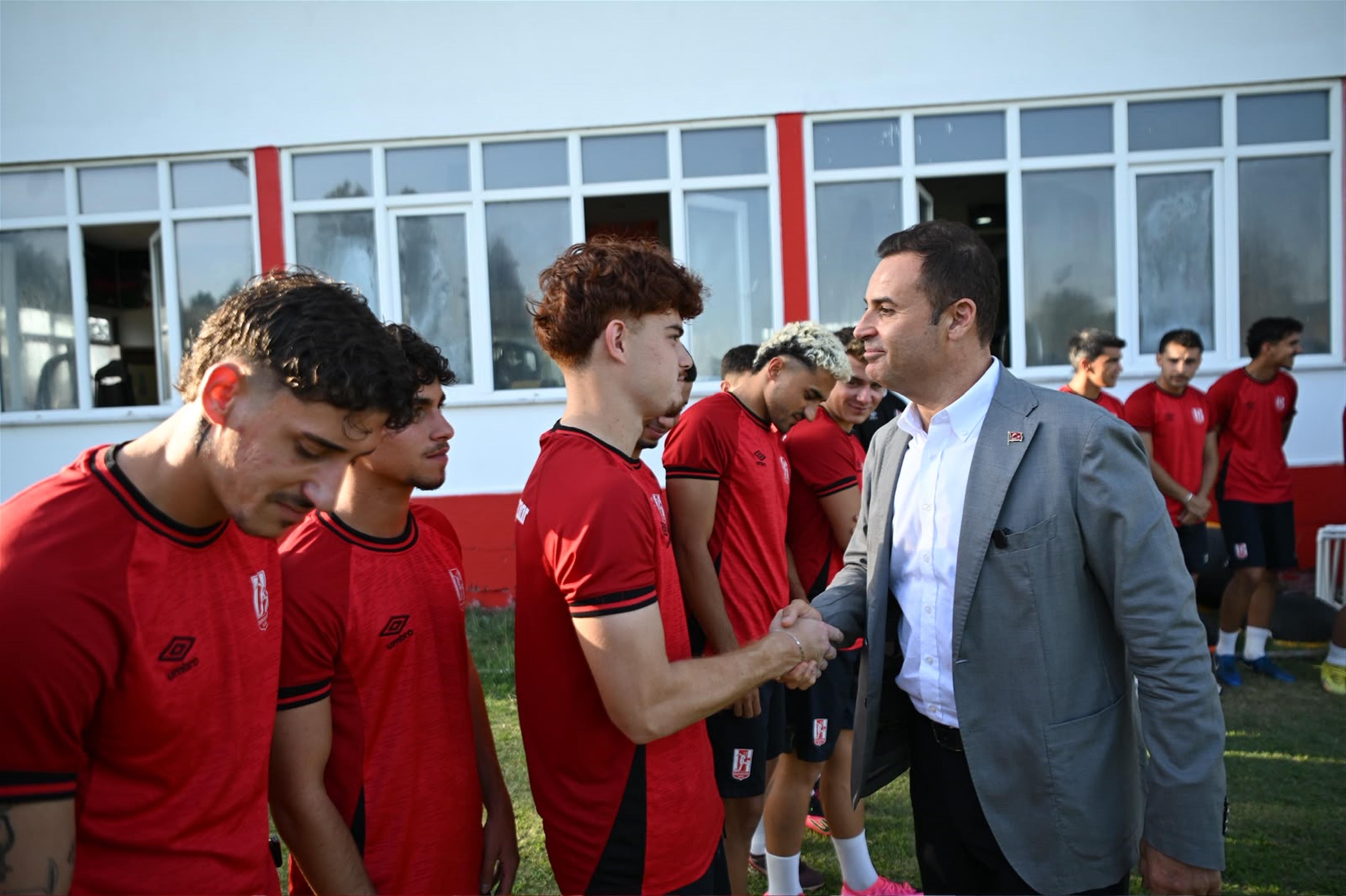 Akın’dan Balıkesirspor’a Sezon Öncesi Moral Ziyareti