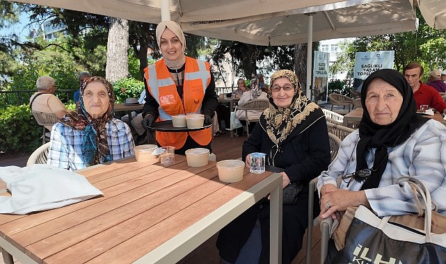 Anne Şehir Gönüllüleri Muharrem Ayında Aşure Paylaşımıyla Dayanışmayı Buluşturdu