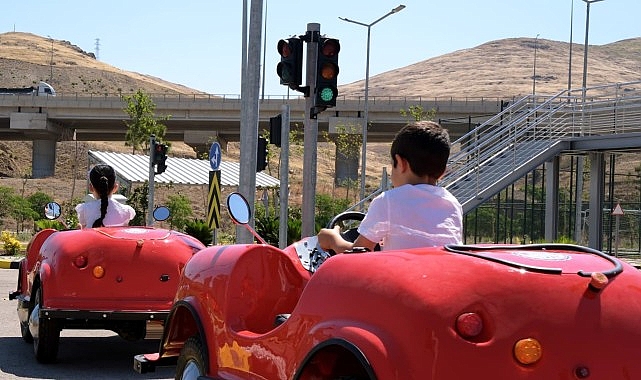 Asarlık Trafik Eğitim Parkuru: Geleceğin Bilinçli Sürücülerini Yetiştiren Uygulamalı Deneyim