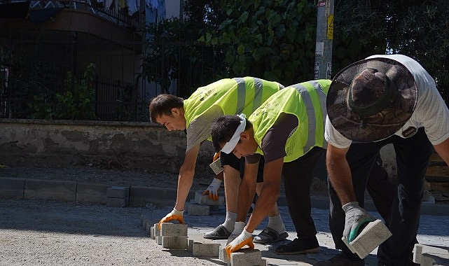 Ayvalık’ta Altyapı ve Üstyapı Çalışmalarıyla Kentin Ulaşım Konforu Artıyor