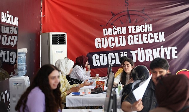 Bağcılar’da Ücretsiz YKS Tercih Danışmanlığı Stant Hizmette: Gençlerin Geleceğini Şekillendirme Anı