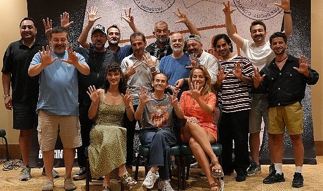 Çakallarla Dans 8: Şututgart Çıkarması – Uluslararası Macera İçin Baskıya Hazır