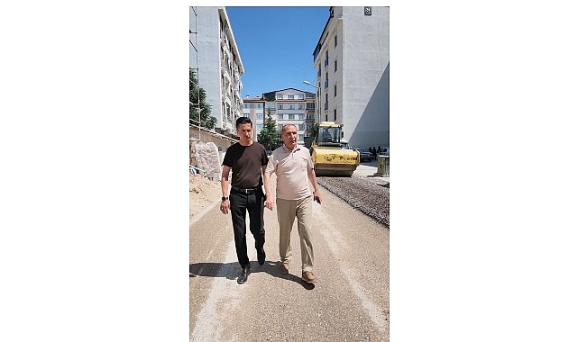 Çumra’da Bardakçı Mahallesi’nde Asfalt Serim Çalışmaları Sürüyor