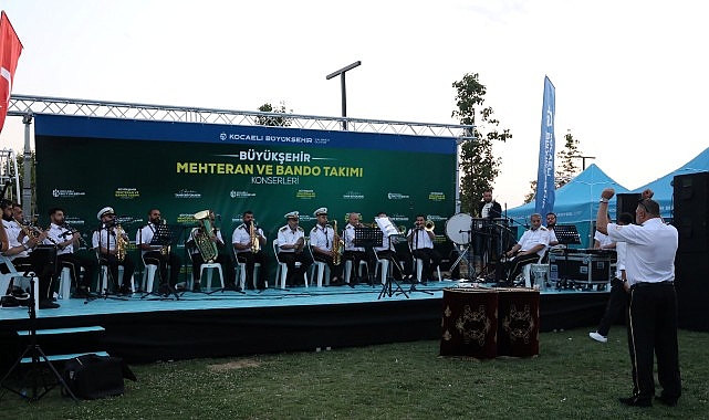 Derince Sağlıklı Yaşam Parkı’nda Mehteran ve Bando Coşkusu Şehrin Renkleriyle Buluştu
