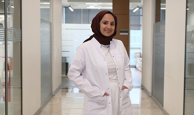 Diş Beyazlatma: Ortodontik Tedavisi Sırasındaki Uygulamalar ve Potansiyel Riskler