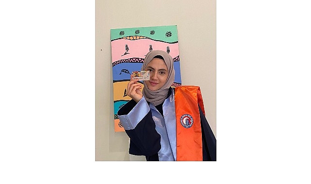 Engelleri Aşarak Üniversite Diplomasını Taşıyan Bir Başarı Hikayesi: Emine Melek Şaşmaz