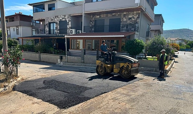 Foça’da Değirmendere Caddesi’nde Sıcak Asfalt Seferberliği ve Ulaşım Kalitesinde Sürdürülebilir İyileştirme