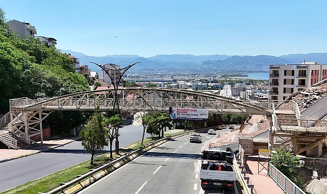 İzmit Gazanfer Bilge Bulvarı Üstyapı Yenileme: Sahada Son Durum ve Yol Güvenliği Vurgusu