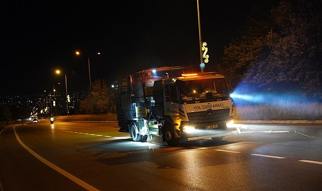 İzmit’te Yol Çizgileri Güvenliği Artırıyor: 9.000 Metrelik Yenileme Tamamlandı