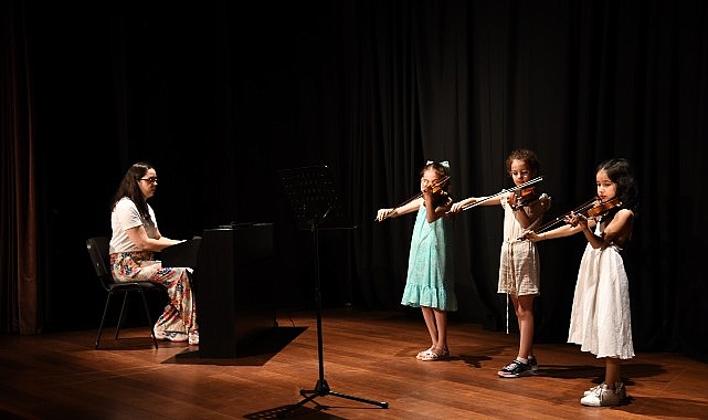 Kadıköy’de Ücretsiz Yaz Atölyeleri: Çocuklar ve Gençler İçin Sanat Dolu Tatil