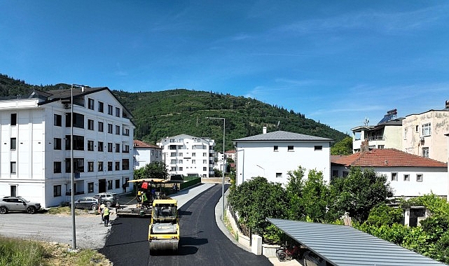 Karamürsel Caddesi Yenilemesiyle Altyapı ve Üstyapı Modernizasyonu Hız Kazandı