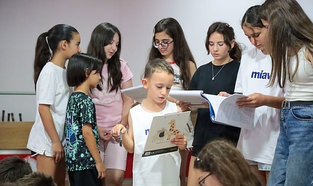 Karşıyaka Belediye Tiyatrosu’nun Yaz Kurslarıyla Genç Yeteneklere Yol Açılıyor