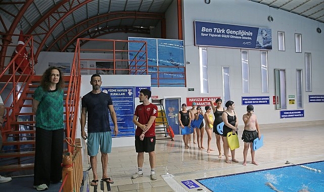 Karşıyaka’da Yarı Olimpik Kapalı Yüzme Havuzu Yaz Faaliyetlerine Hazır