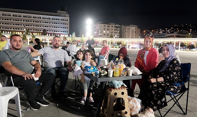 Kocaeli Yazı Neşesi: Milli İrade Meydanı’nda Konserler, Sinema Gösterimleri ve Sürpriz İkramlar