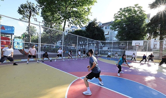 Küçükçekmece’de Sabah Sporları ve Akşam Yürüyüşleriyle Hareketli Günler