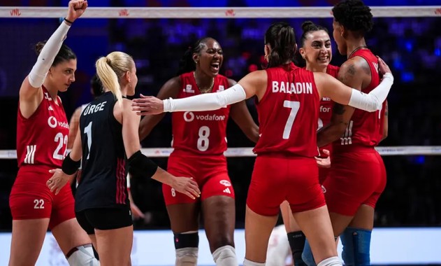 Filenin Sultanları Çin’i 3-0 Geçti: VNL’de Finalin Adı Türkiye-Brezilya Oldu
