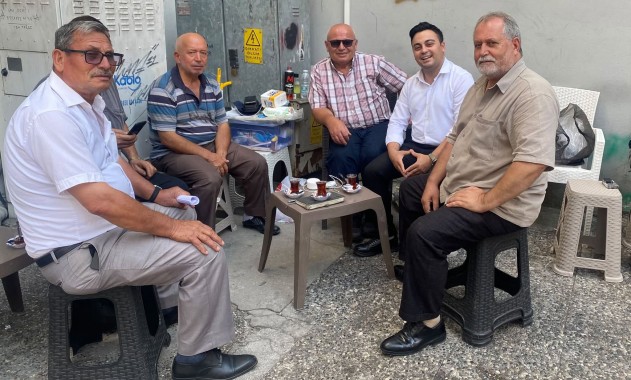İYİ Parti Karesi İlçe Başkanı Cahit Can Tekin, Çarşı Esnafıyla Bir Araya Geldi