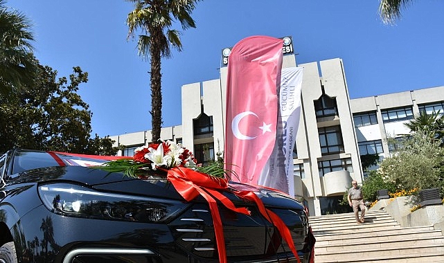 Salihli Belediyesi’ye Hibe Edilen Makam Aracıyla Dayanışma Güçleniyor