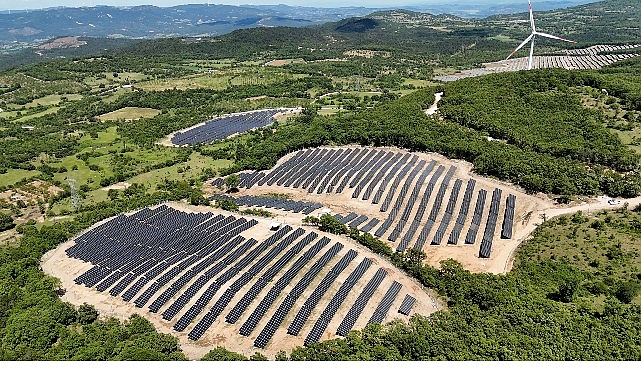 Yapay Zeka Destekli Enerji Üretim Tahmin ve Anomali Tespit Sistemi: Üniversite-Sanayi İş Birliğiyle Akfen Yenilenebilir Enerji Projesi