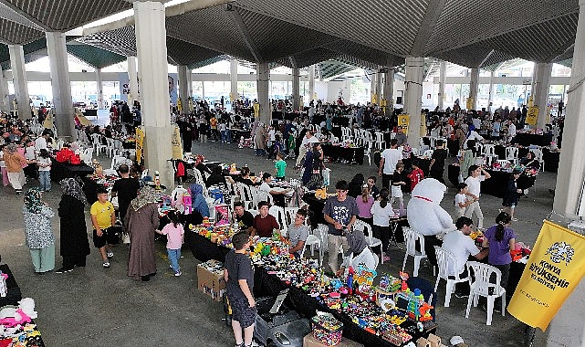 2. El Oyuncak Pazarı: Genç KOMEK Yaz Okulu ile Geleneksel Bir Paylaşım ve Girişimcilik Deneyimi