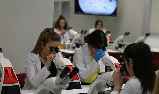 3+1 İşletmede Mesleki Eğitim: Üsküdar Üniversitesi’nde 8 Program İçin Yeni Eğitim Modeli