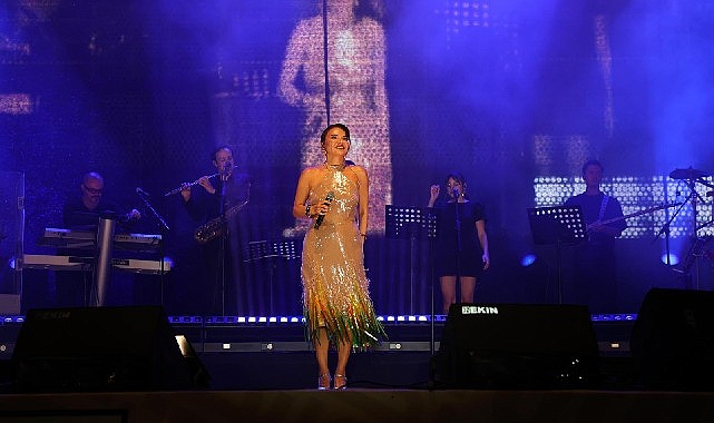 Aliağa Sanat Günleri 3. Haftanın Baharında Tiyatro ve Konser Coşkusu